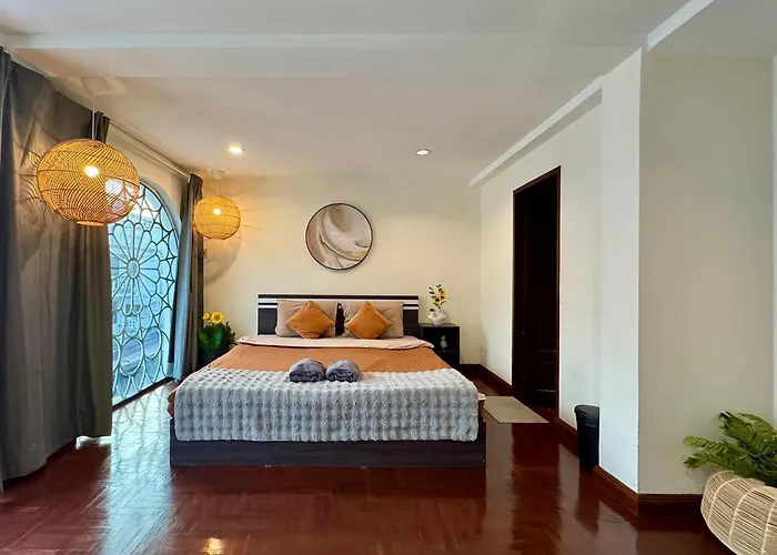 Private House 3 Beds + Double Beds In Heart Of Phromphong